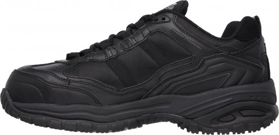 Zwarte Skechers werkschoen, zijaanzicht met veters en gestructureerde zool. Zichtbaar S-logo op de zijkant.