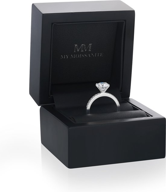 Finesse - Bague de fiançailles moissanite en or blanc 14 carats avec pierres latérales - 7 carats