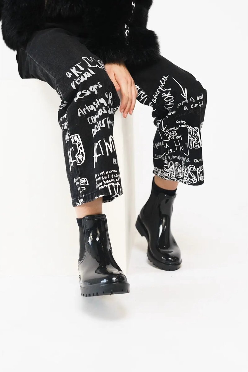 HOJ JEANS MET RECHTE PIJPEN EN GRAFFITI SKETCH - meiden meisje kinderkleding broek spijkerbroek streetstyle herfst winter zwart donker maat 152/158