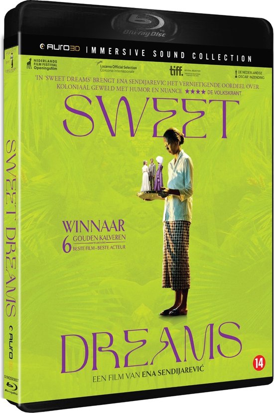 Een vrouw in een wit overhemd en een geblokt rokje houdt een dienblad met miniatuurfiguren vast, de titel 'SWEET DREAMS' staat in grote paarse letters.