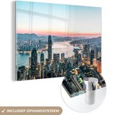 MuchoWow® Glasschilderij 60x40 cm - Schilderij acrylglas - Skyline van Hong Kong, Azië - Foto op glas - Schilderijen