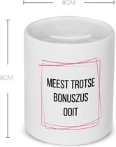 Akyol - meest trotse bonuszus ooit Spaarpot - Zus - trotse bonuszus - verjaardagscadeau - verjaardag - cadeau - cadeautje voor zus - zus artikelen - kado - geschenk - gift - 350 ML inhoud