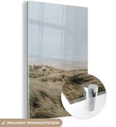MuchoWow® Glasschilderij 40x60 cm - Schilderij acrylglas - Strand - Duin - Vogel - Foto op glas - Schilderijen