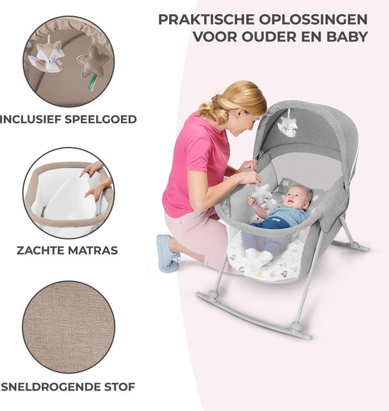 Vrouw met baby in beige wieg. Inzet toont speelgoed, matras en stof. Titel: Praktische oplossingen.