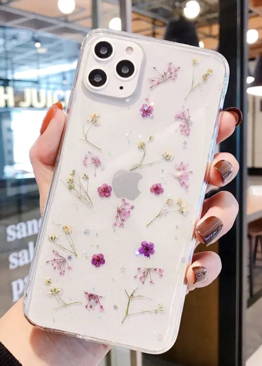 Iphone 14 / Iphone 15 telefoonhoesje - gedroogde bloemen - paars
