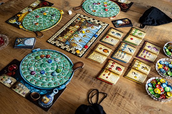 999 Games - De Kwakzalvers van Kakelenburg - Bordspel - Familiespel - Speel met z'n allen tegelijk! - Gezelschapsspel