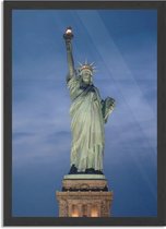 Poster Vrijheidsbeeld New York Donker 02 Rechthoek Verticaal Met Lijst L (40 X 50 CM) - Zwarte Lijst - Wanddecoratie - Posters