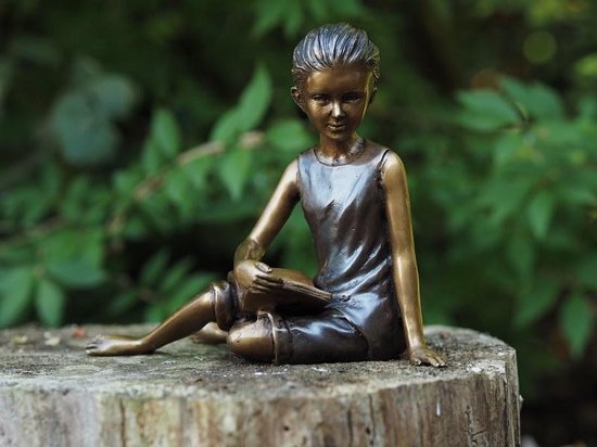 Tuinbeeld - bronzen beeld - Zittend lezend meisje - Bronzartes - 14 cm hoog
