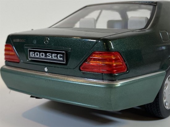 1992 Mercedes-Benz 600 SEC (Groen Metallic) (30 cm) 1/18 KK Scale