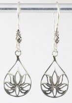 Traditionele fijne opengewerkte zilveren lotus oorbellen