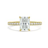 Astra - 18k Geelgouden Radiant Moissanite Ring met Pavé Zijstenen & Hidden Halo - 3.9 karaat.