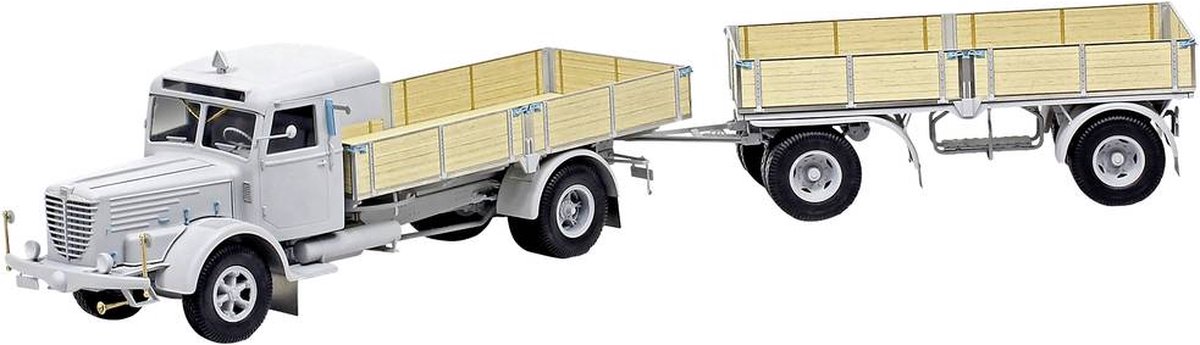 1:24 Revell 07580 Bussing Truck 8000 S 13 mit Trailer- Platinum Edition Plastic Modelbouwpakket