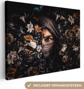 Canvas - Canvas doek - Vrouwen - Bloemen - Hoofddoek - Vlinder - Schilderijen op canvas - 80x60 cm - Wanddecoratie - Schilderij vrouw