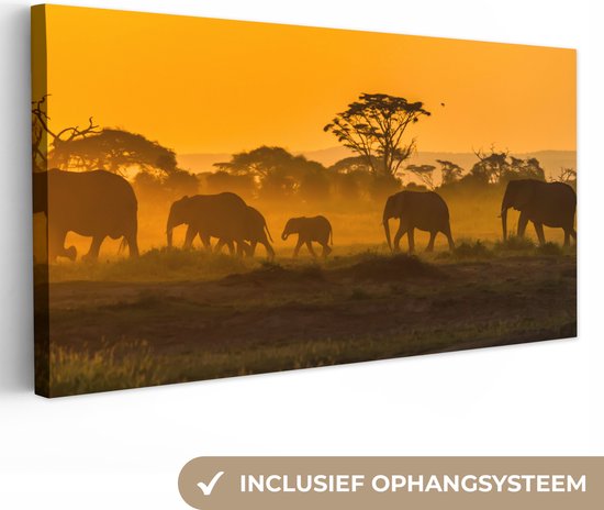 Canvas Schilderij Kudde olifanten bij zonsopkomst - Wanddecoratie