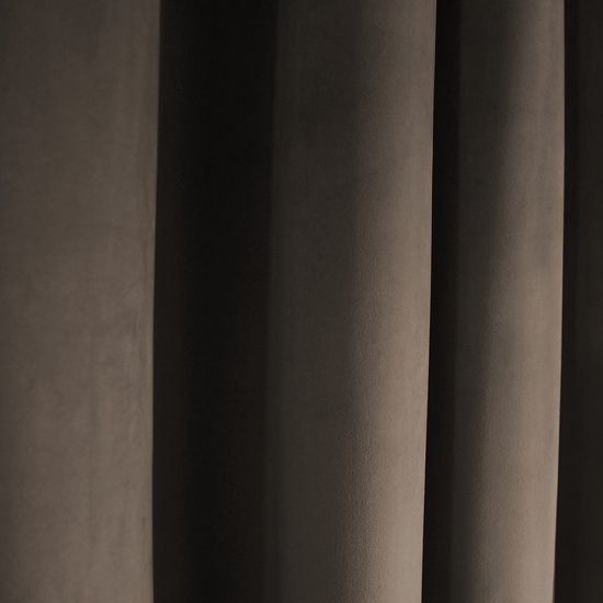 Glow Thuis – Verduisterend Fluwelen Gordijn 140x250 cm – Lichtbruin – 70% Lichtdicht – Kant en Klaar – Plooiband – 1 Stuk