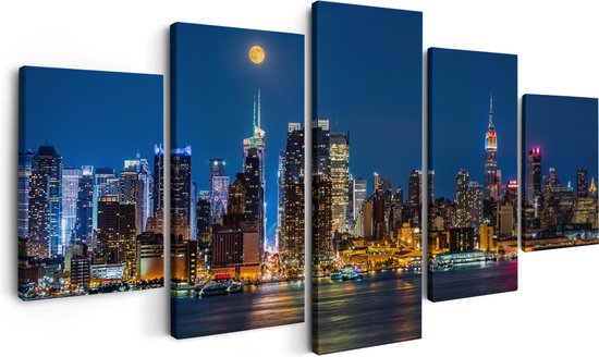 Artaza Canvas Schilderij Vijfluik Verlichte Skyline Van New York Met Volle Maan - 150x80 - Foto Op Canvas - Canvas Print