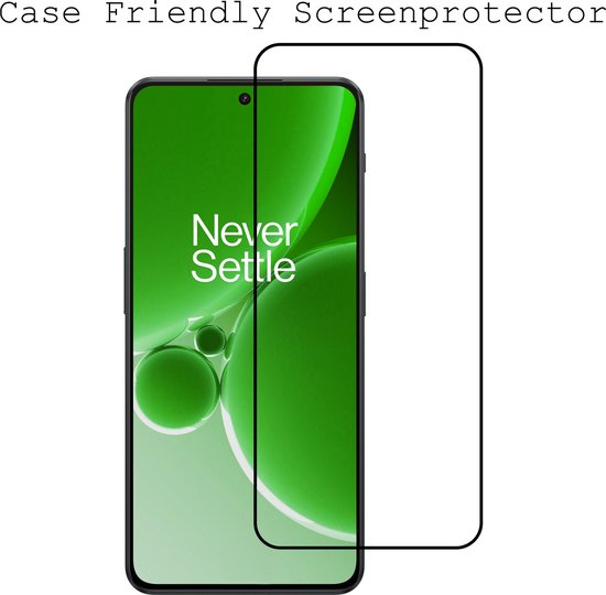 Case Friendly screenprotector voor telefoon met "Never Settle" logo.