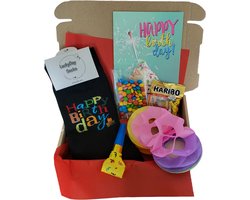 Cadeau box – Gefeliciteerd - Jarig - Feest - Verjaardag - Verrassings Pakket - Gift box - Grappig - Cadeau voor vrouw man – Kado – Sokken - Geschenkdoos – LuckyDay Socks - Maat 37-44
