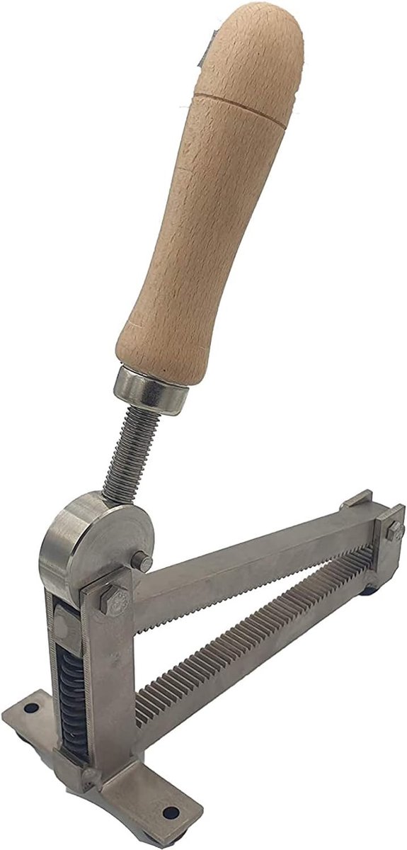 Jongeneel Verpakkingen. Notenkraker 17,5 cm zwart metaal