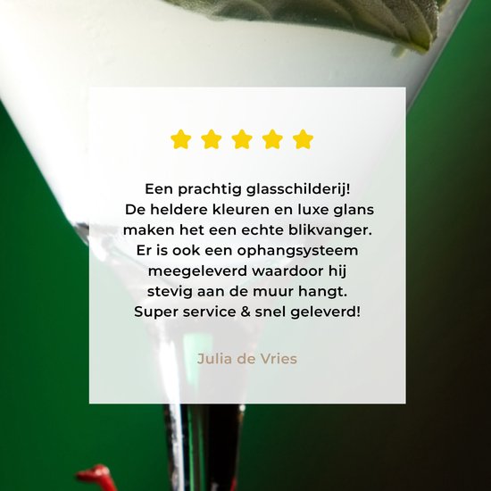 MuchoWow® Glasschilderij 40x60 cm - Schilderij acrylglas - Martini-cocktail met muntblad op een groene achtergrond - Foto op glas - Schilderijen