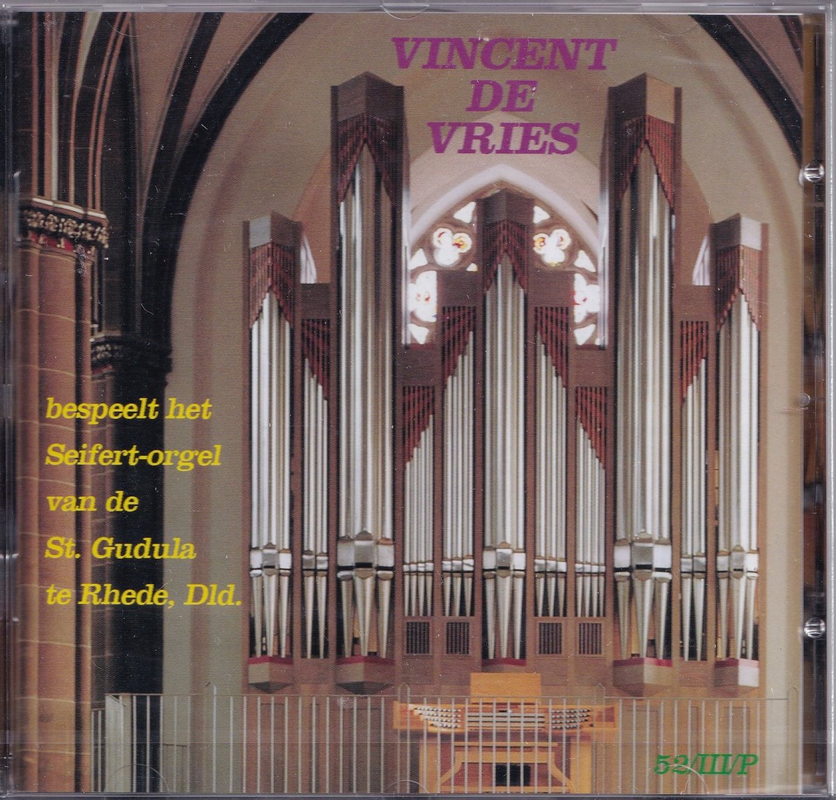 Vincent de Vries bespeelt het Seifert-orgel van de St. Gudula te Rhede, Duitsland