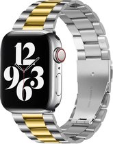 By Qubix Stalen schakelband - Zilver met goud - Geschikt voor Apple Watch 42 - 44 - 45 - Ultra - 49mm - Compatible Apple watch bandje - smartwatch