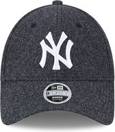 New York Yankees Womens Fleece Black 9FORTY Adjustable Cap