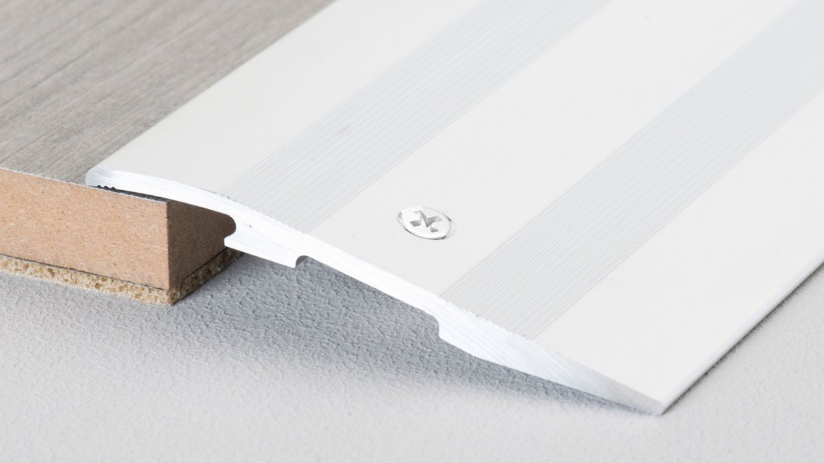 Aluminium aanloopprofiel overgangsprofiel lengte 2700 mm voor bekledingen van 7.5 t m 15 mm