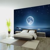 Fotobehangkoning - Behang - Vliesbehang - Fotobehang Maanlicht - Licht van de Maan en de Sterren - 350 x 245 cm