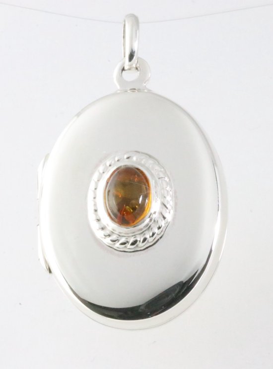 Ovaal hoogglans zilveren medaillon met amber