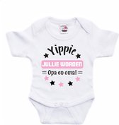 Bellatio Decorations Baby rompertje - yippie jullie worden opa en oma - roze - kraam cadeau 68