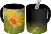 Magische Mok - Foto op Warmte Mok - Goudsbloem van dichtbij - 350 ML