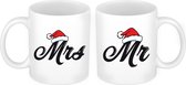 Set van 2x mokken Mr en Mrs kerstmuts cadeau mok / beker wit voor koppels / stelletjes 300 ml