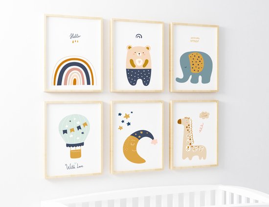 Happy Walls Set van 6 Unisex Babykamer Posters - A4 20x30cm - Baby cadeau Jongen en Meisje - Wanddecoratie kinderkamer 1 jaar - 2 jaar - 3 jaar - 4 jaar - 5 jaar - 6 jaar - 7 jaar - Wit