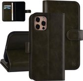 UNIQ Accessory iPhone 12 - 12 Pro Leren Book Case hoesje - DonkerGroen - Pasjeshouder voor 6 pasjes - Magneetsluiting