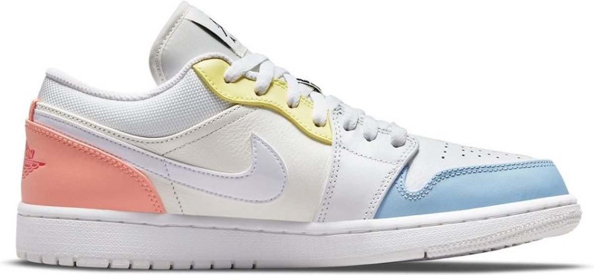 Nike Nike Air Jordan 1 Low �To My First Coach� Sneakers Unisex Wit