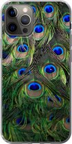 Geschikt voor iPhone 12 Pro hoesje - Close-up van veren van een pauw - Siliconen Telefoonhoesje