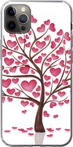 Geschikt voor iPhone 13 Pro Max hoesje - Een illustratie van een boom met hartjes - Siliconen Telefoonhoesje