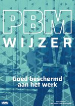 Twee bouwvakkers op een bouwterrein met de titel PBM Wijzer.