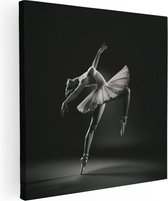 Artaza Canvas Schilderij Ballerina op Haar Tenen - Ballet - Zwart Wit - 40x40 - Klein - Foto Op Canvas - Canvas Print