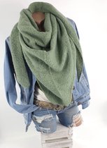 Zachte driehoek sjaal winter damessjaal kleur salie groen maat 200 x 90 cm