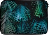 Laptophoes 14 inch - Jungle - Bladeren - Groen - Blauw - Laptop sleeve - Binnenmaat 34x23,5 cm - Zwarte achterkant