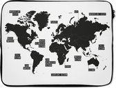 Laptophoes 15.6 inch - Wereldkaart - Zwart - Wit - Laptop sleeve - Binnenmaat 39,5x29,5 cm - Zwarte achterkant