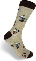 JustSockIt Koffie sokken beige - Sokken - Leuke sokken - Vrolijke sokken - Koffie cadeau - Cadeau voor mannen - Sokken met tekst