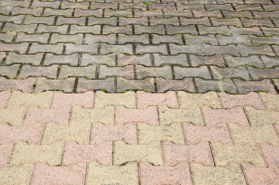 Algenverwijderaar - 1L / 60m2 - Verwijderd, bestrijdt en voorkomt groene aanslag, algen en mosgroei op metselwerk, hout, beton & glas - Geen schadelijke nawerking en dampwerking - Sipro Uniquat — afbeelding 3
