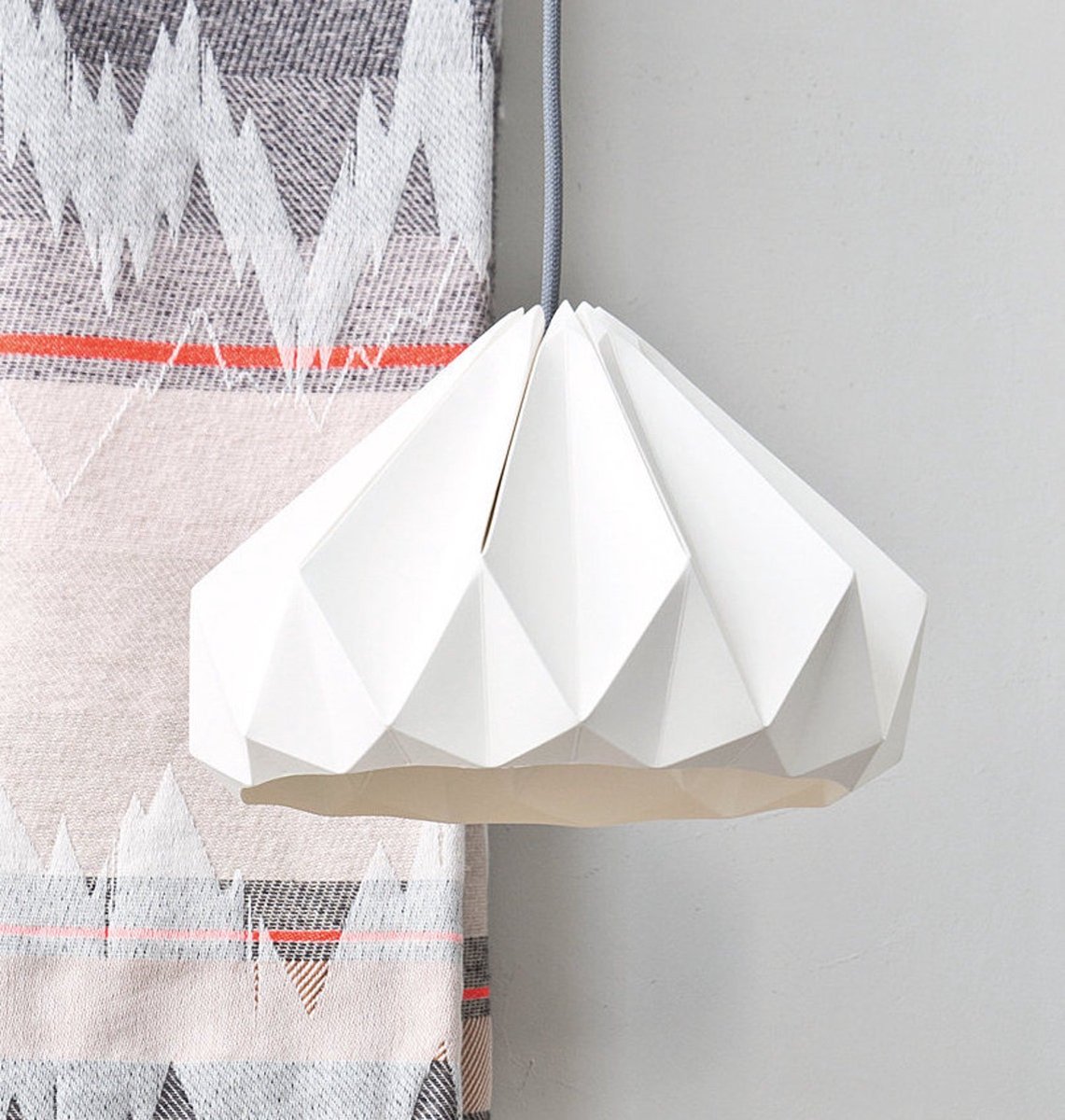 Snowpuppe - papieren origami lamp - Chestnut - wit - Ø 28 cm | bol.com