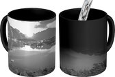 Magische Mok - Foto op Warmte Mok - Zonsondergang bij de Lofoten - zwart wit - 350 ML