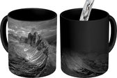 Magische Mok - Foto op Warmte Mok - Alpen bij zonsondergang - zwart wit - 350 ML