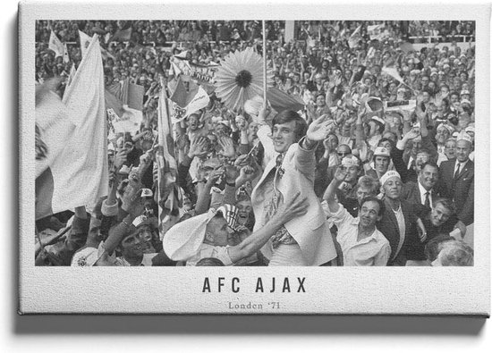Walljar - Krol tussen AFC Ajax supporters '71 - Muurdecoratie - Canvas schilderij
