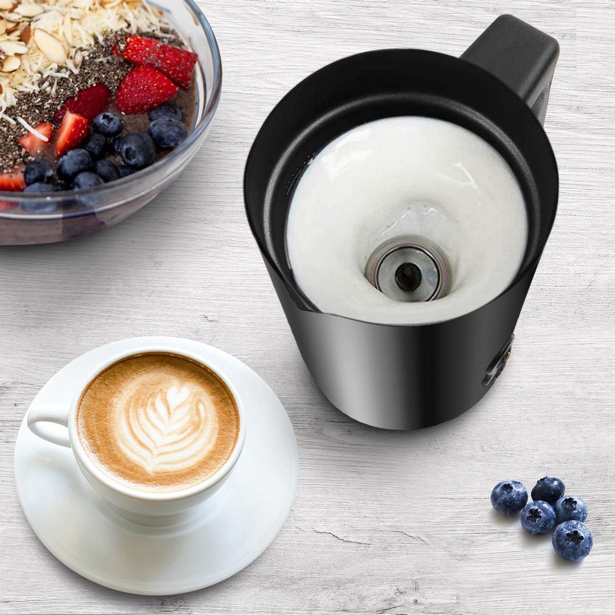 KitchenBrothers Elektrische Melkopschuimer - Melkklopper - BPA- & PFAS-Vrij - 240 ml - Voor Cappuccino en Latte - Handige Melkschuimer - Zwart — cadeau in Kookcadeaus - foto 8